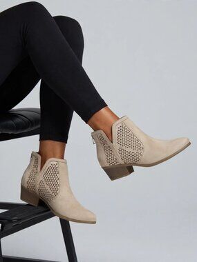 a.n.a Lakewood Ankle Booties Size 9M Light Stone Perforated NWT